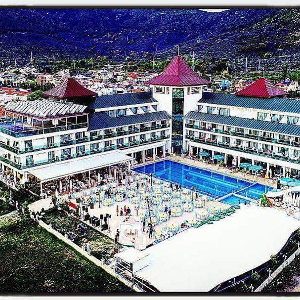 Ceti̇N Presti̇Ge Resort Ocaklar Luaran gambar